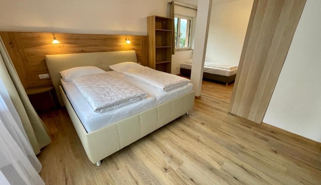 B&B Transit Rooms - Your Stopover, Free Parking