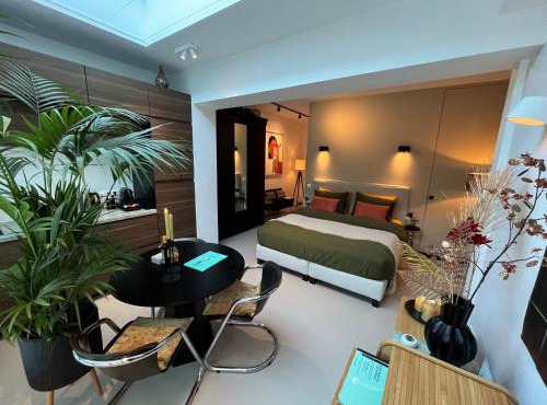 B&B Urban Oasis with Free Parking