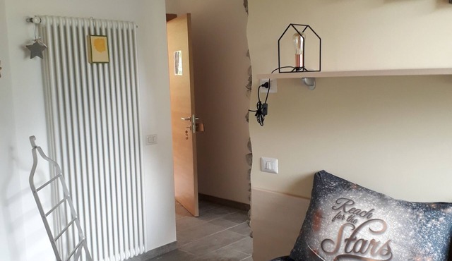 B&B Vecchiascuola di Pianazzola, apartments and rooms for rent in a school