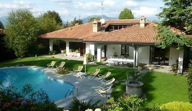 B-Beautiful Villa with swimming pool