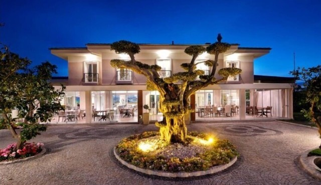 B.equine Range Hotel