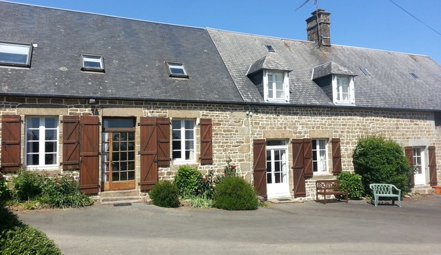 Beautiful rural houses for 14+ people - with private pool - heated April-September