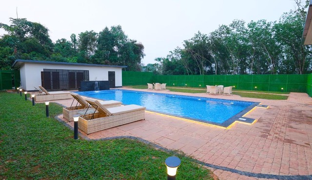 B Town Resort Near Infopark Kakkanad