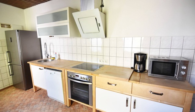 B03 Central Apartment Bergisch Gladbach, 65qm, 2 Schlafzimmer, 1 Wohnzimmer, Max. 5 Personen