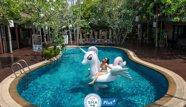 Baan Amphawa Resort & Spa