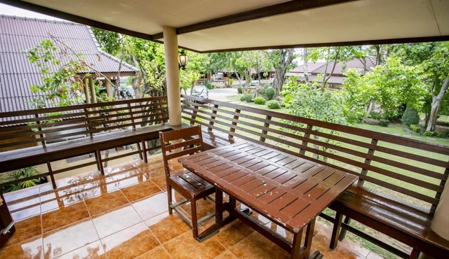 Baan Kasemsuk Resort