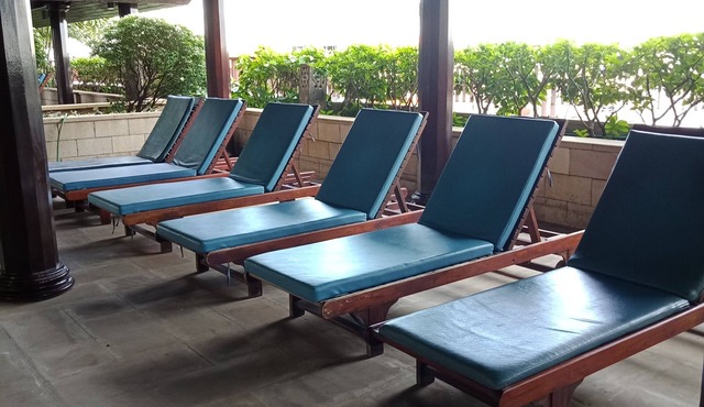 Baan Sathorn Pool-view room