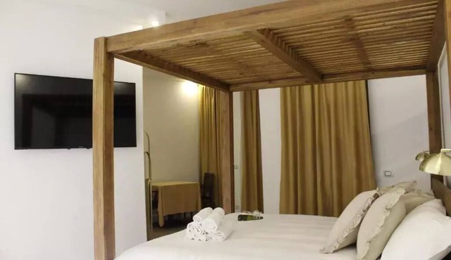 Baby Hotel