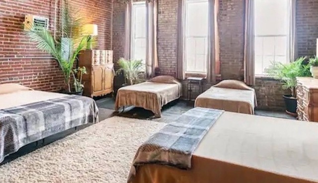 Bachelor, Bachelorette, Teams & Large Groups! Large 2 Bedroom Apt, Sleeps 16.