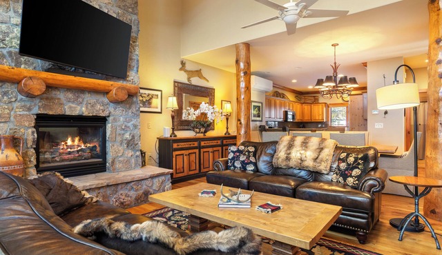 Bachelor Springs 44 - *Discounted & New listing* Luxury Retreat - Great For Couples & Families