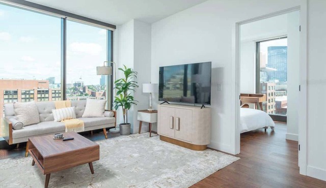 Back-Bay 2BR Penthouse w Roof top and GYM