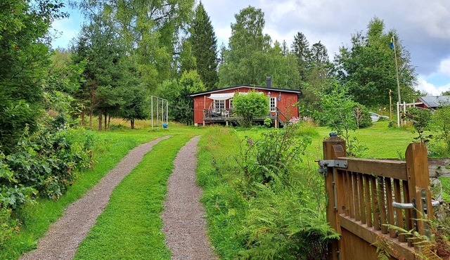 Back to nature. Vacation home with panoramic views of the lake. Up to 8 persons.