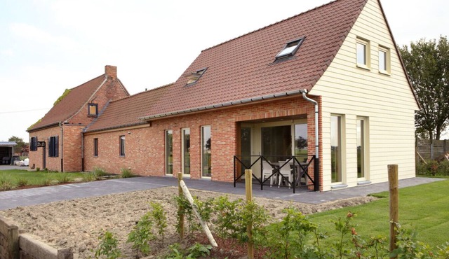 Back2Front holiday house