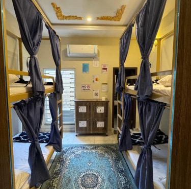 Backpackers Den