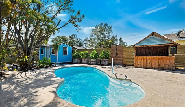 Backyard Oasis Minutes To Beaches