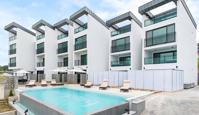 Badam pool villa