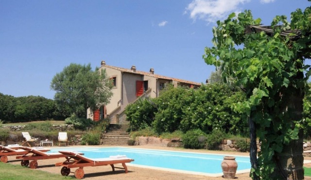 Bagnoletto, splendid farmhouse in the open countryside