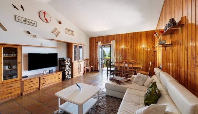 ‘Baita Piero e Afra’ Apartment with Mountain View, Balcony and Wi-Fi