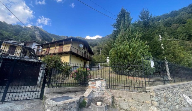 Baita pressi Gran Paradiso