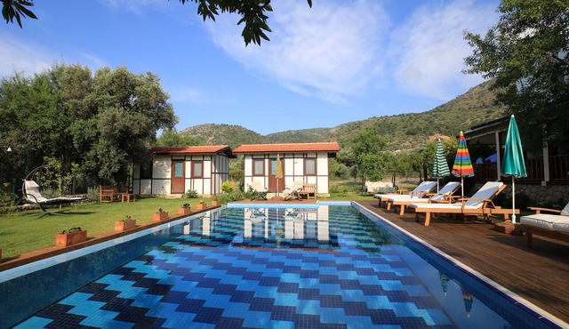 Bal Badem Bungalov