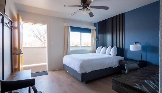 Balanced Rock Inn