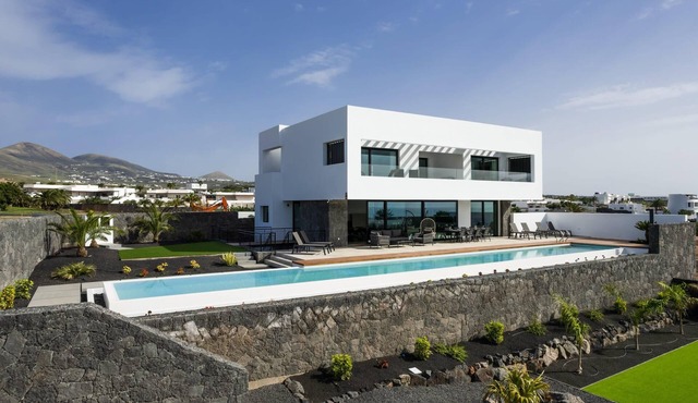 BAMANIJA by Buenavilla |Outstanding 5-bedroom luxury villa in Puerto Calero