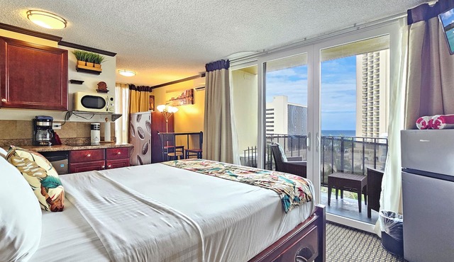 ❃Bamboo❃ 10ᵗʰ Floor Deluxe studio overlooking Palm trees & Lucious Pool⁕Spa Area
