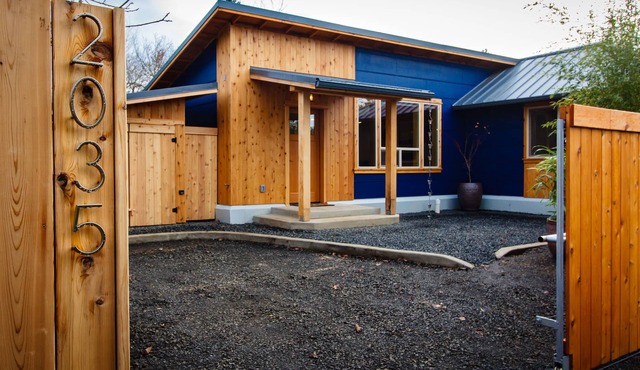 Bamboo Garden House - Private, Clean & Modern - Friendly Neighborhood