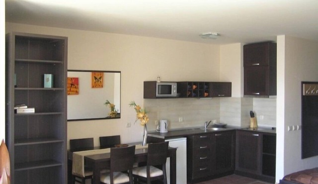 Bansko Studio Apartment (Sleeps Up to 4 People) Opposite Main Gondola Ski Lift