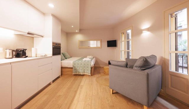 Barca Studio 1 - Vacation Studio in Girona | Bravissimo