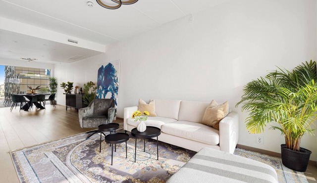 Barcode luxurious apartment, prime location