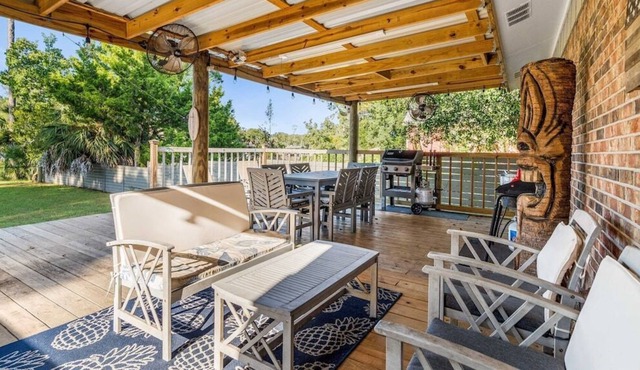Bare-Foot Pet Friendly-Waterfront Home w Boat Slip