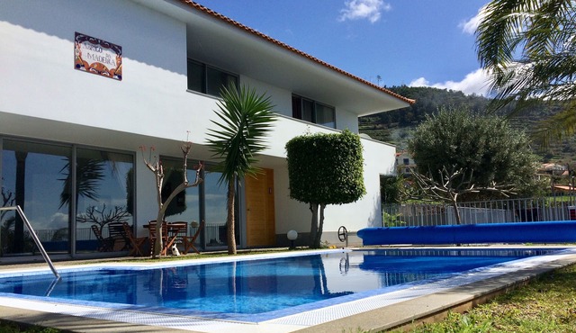 Bare Paradise "Abrigo da Madeira" Villa