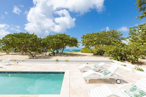 Barefoot Beach Bungalow