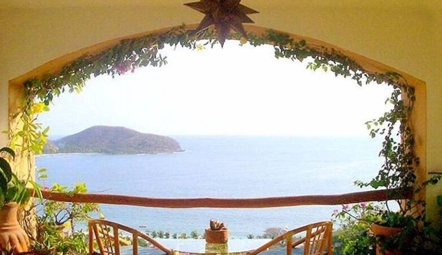 Barefoot elegance. Drop dead views. Huge terrace. Casa que Ve al Mar.