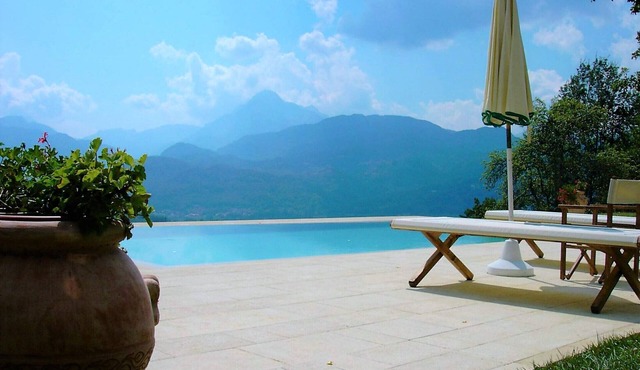 Barga, beautiful, with private pool and stunning views. Electric car charging.