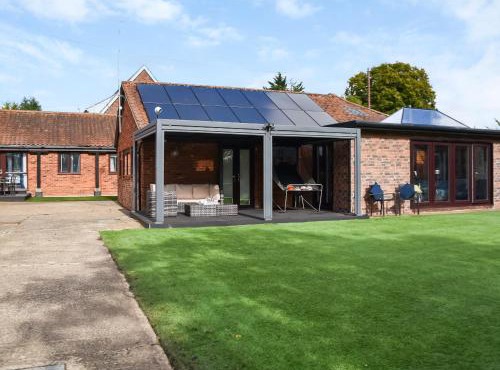 Barn Court