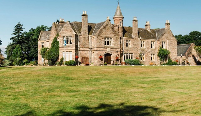 Baronial Mansion - Five Bedroom Villa, Sleeps 10