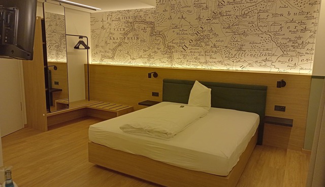 Barrier-free double room with shower and WC