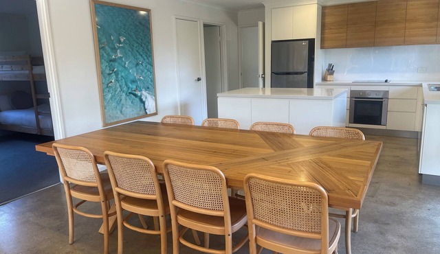 BARWON ABODE - BARWON HEADS Coastal Getaway with Spacious Yard and Kayaks