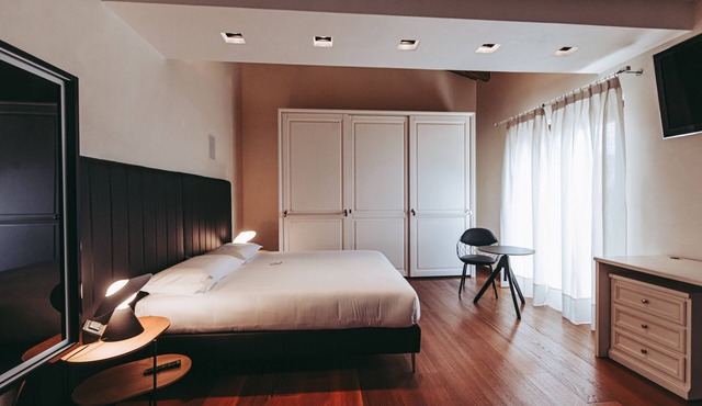 Basalt, room with bathroom and balcony.Tranquility,at the foot of the Little Dolomites.