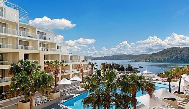 BASE Holidays - Ettalong Beach Premium Apartments