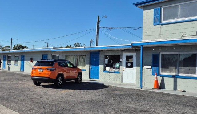 Base Motel By OYO South Tampa