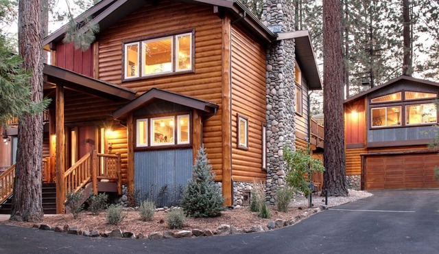 BASECAMP- Luxury and Stylish Mountain Cabin, 5bdrms, 3 Fireplaces, Hot Tub