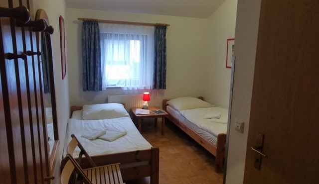 Basic twin room