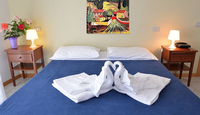 Basic two-room apartment in the city center with kitchen and private parking