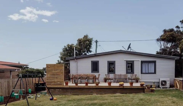 BASK at Bicheno - Cute Two Bedroom Getaway