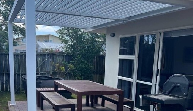 Baskervilla - Whangamata Holiday Home