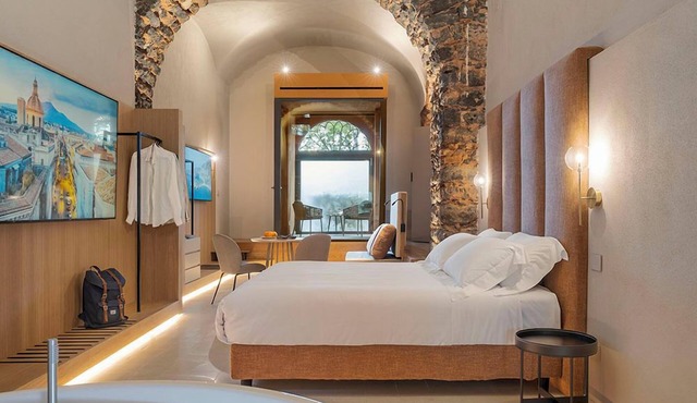 BASTIÒ PRIVATE SUITES