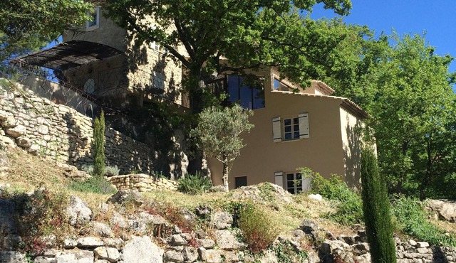 Bastide closed to village, wonderful view on the Grand Lubéron